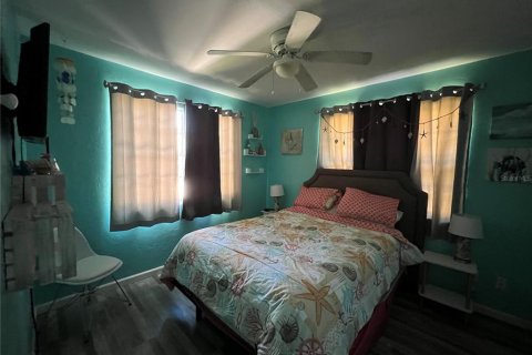 House in Holly Hill, Florida 3 bedrooms, 141.49 sq.m. № 1585461 - photo 11