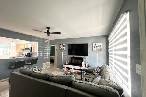 House in Holly Hill, Florida 3 bedrooms, 141.49 sq.m. № 1585461 - photo 4