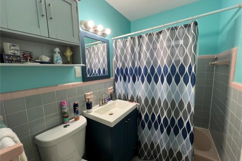 House in Holly Hill, Florida 3 bedrooms, 141.49 sq.m. № 1585461 - photo 10