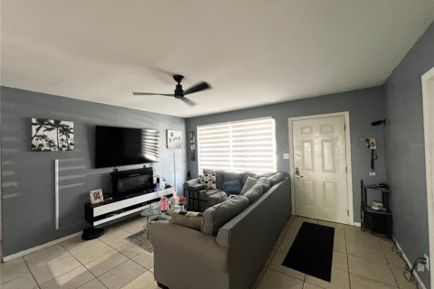 House in Holly Hill, Florida 3 bedrooms, 141.49 sq.m. № 1585461 - photo 6