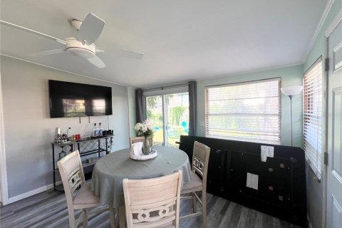 House in Holly Hill, Florida 3 bedrooms, 141.49 sq.m. № 1585461 - photo 26