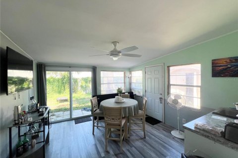 House in Holly Hill, Florida 3 bedrooms, 141.49 sq.m. № 1585461 - photo 20