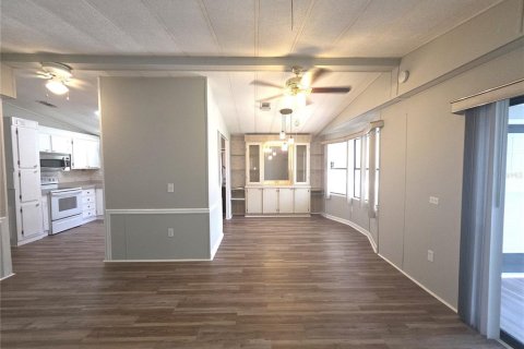 Appartement à louer à Zephyrhills, Floride: 2 chambres, 89.19 m2 № 1895006 - photo 8