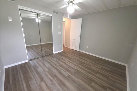 Appartement à louer à Zephyrhills, Floride: 2 chambres, 89.19 m2 № 1895006 - photo 24