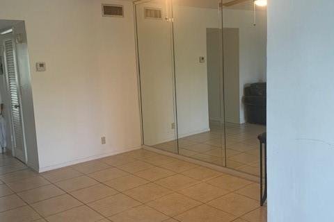 Condominio en venta en Hallandale Beach, Florida, 1 dormitorio, 65.03 m2 № 2261607 - foto 3