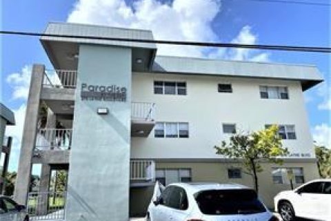 Condominio en Hallandale Beach, Florida, 1 dormitorio № 2261607
