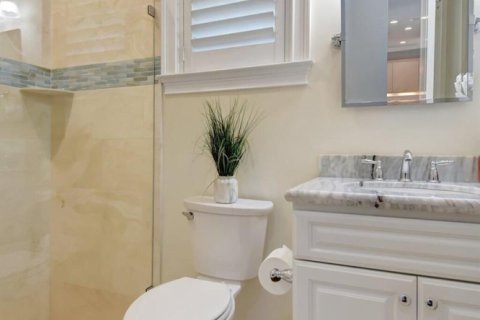 House in Delray Beach, Florida 4 bedrooms, 247.12 sq.m. № 2175925 - photo 20