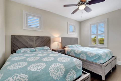 House in Delray Beach, Florida 4 bedrooms, 247.12 sq.m. № 2175925 - photo 24