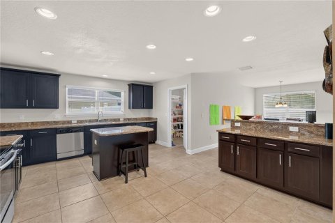 House in Ocala, Florida 4 bedrooms, 274.06 sq.m. № 2227172 - photo 22