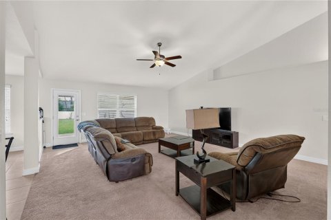 House in Ocala, Florida 4 bedrooms, 274.06 sq.m. № 2227172 - photo 13