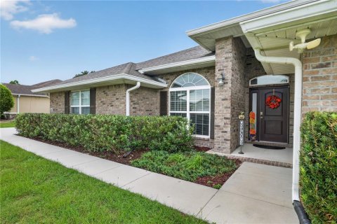 House in Ocala, Florida 4 bedrooms, 274.06 sq.m. № 2227172 - photo 4