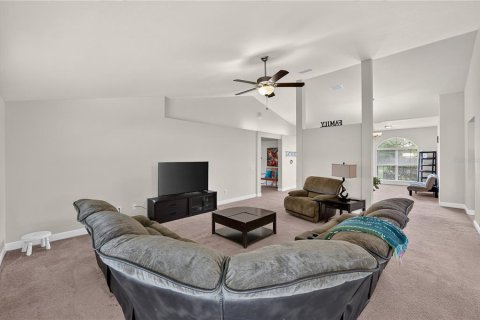 House in Ocala, Florida 4 bedrooms, 274.06 sq.m. № 2227172 - photo 16