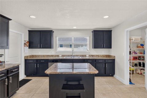 House in Ocala, Florida 4 bedrooms, 274.06 sq.m. № 2227172 - photo 24