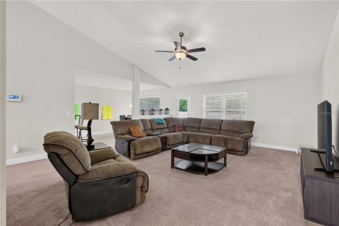 House in Ocala, Florida 4 bedrooms, 274.06 sq.m. № 2227172 - photo 14
