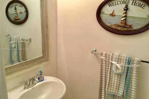 Townhouse in Pompano Beach, Florida 3 bedrooms, 131.92 sq.m. № 1922054 - photo 12