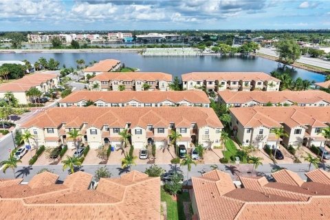 Townhouse in Pompano Beach, Florida 3 bedrooms, 131.92 sq.m. № 1922054 - photo 28