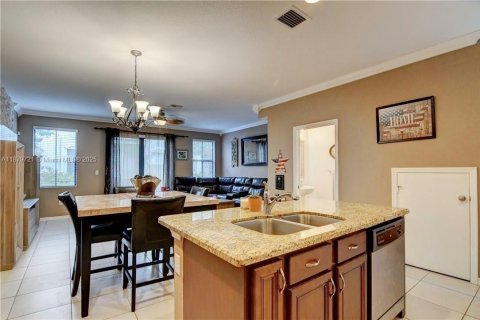 Townhouse in Pompano Beach, Florida 3 bedrooms, 131.92 sq.m. № 1922054 - photo 5