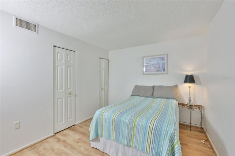 Condo in Bradenton, Florida, 2 bedrooms  № 2218259 - photo 9