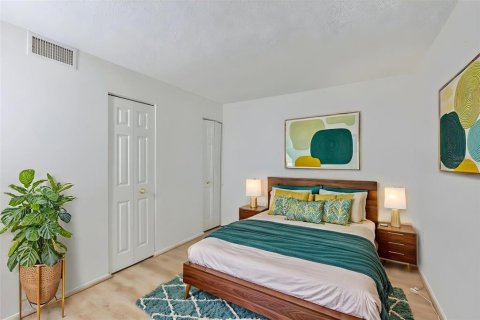 Condo in Bradenton, Florida, 2 bedrooms  № 2218259 - photo 10