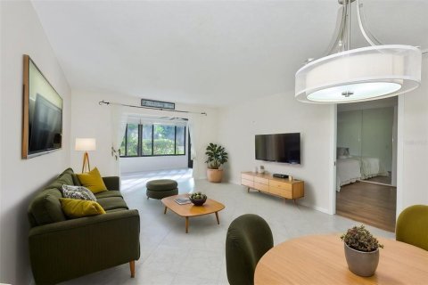 Condo in Bradenton, Florida, 2 bedrooms  № 2218259 - photo 21
