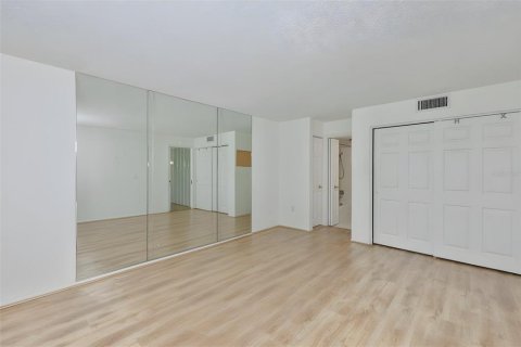 Condo in Bradenton, Florida, 2 bedrooms  № 2218259 - photo 13