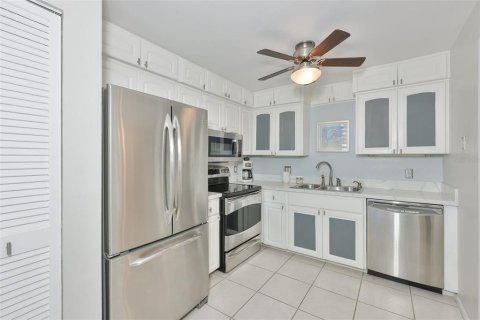 Condo in Bradenton, Florida, 2 bedrooms  № 2218259 - photo 6
