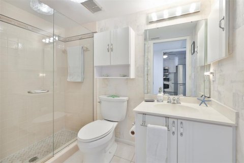 Condo in Bradenton, Florida, 2 bedrooms  № 2218259 - photo 11