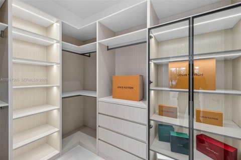 Купить виллу или дом в Форт-Лодердейл, Флорида 4 спальни, 291.71м2, № 2060700 - фото 27