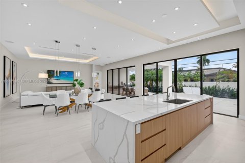 Купить виллу или дом в Форт-Лодердейл, Флорида 4 спальни, 291.71м2, № 2060700 - фото 12