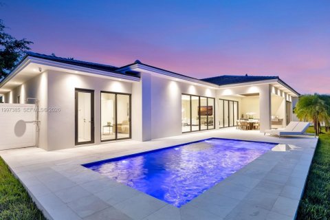 Купить виллу или дом в Форт-Лодердейл, Флорида 4 спальни, 291.71м2, № 2060700 - фото 3