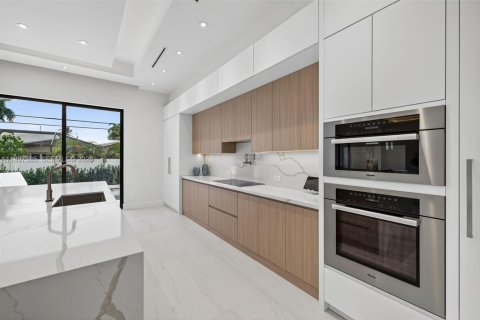 Купить виллу или дом в Форт-Лодердейл, Флорида 4 спальни, 291.71м2, № 2060700 - фото 9