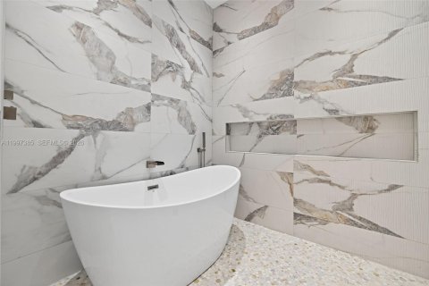 Купить виллу или дом в Форт-Лодердейл, Флорида 4 спальни, 291.71м2, № 2060700 - фото 29