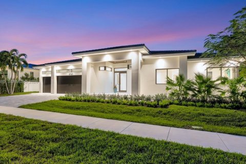 Купить виллу или дом в Форт-Лодердейл, Флорида 4 спальни, 291.71м2, № 2060700 - фото 4
