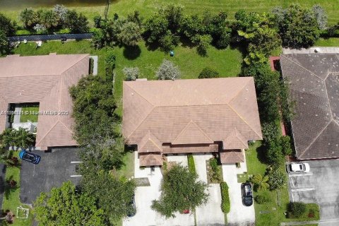 Immobilier commercial à vendre à Coral Springs, Floride: 473.89 m2 № 2077488 - photo 4
