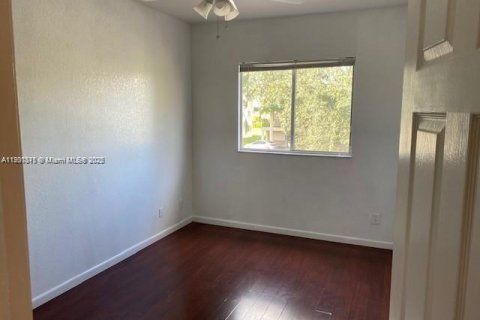 Immobilier commercial à vendre à Coral Springs, Floride: 473.89 m2 № 2077488 - photo 11