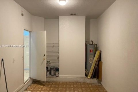 Immobilier commercial à vendre à Coral Springs, Floride: 473.89 m2 № 2077488 - photo 18