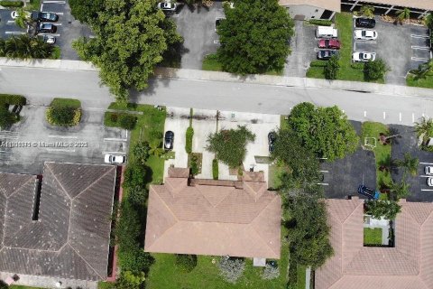 Immobilier commercial à vendre à Coral Springs, Floride: 473.89 m2 № 2077488 - photo 8