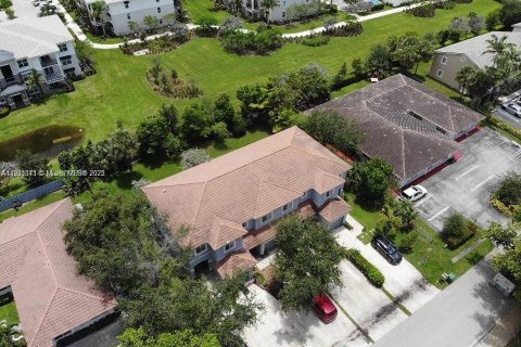 Immobilier commercial à vendre à Coral Springs, Floride: 473.89 m2 № 2077488 - photo 3