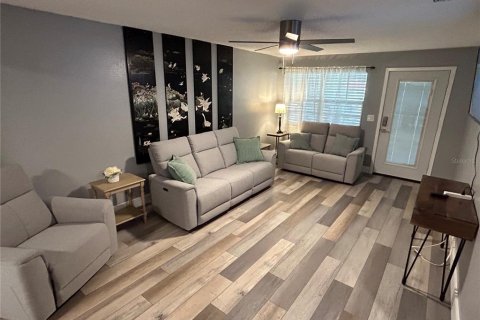 Apartment in Gulfport, Florida 3 bedrooms, 130.71 sq.m. № 1835020 - photo 3