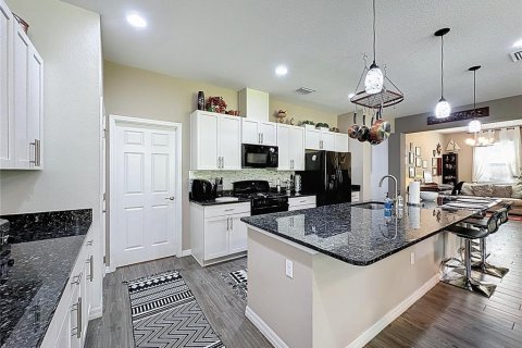 House in Groveland, Florida 3 bedrooms, 176.98 sq.m. № 1910674 - photo 13