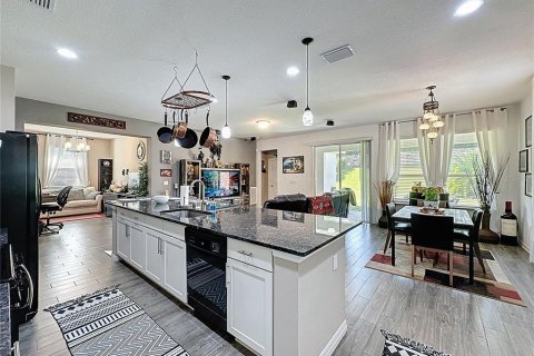 House in Groveland, Florida 3 bedrooms, 176.98 sq.m. № 1910674 - photo 14