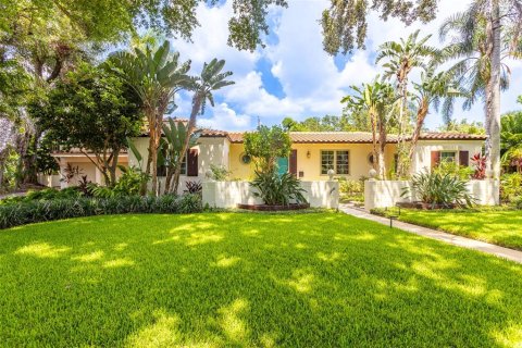 House in Saint Petersburg, Florida 4 bedrooms, 292.36 sq.m. № 1909953 - photo 7