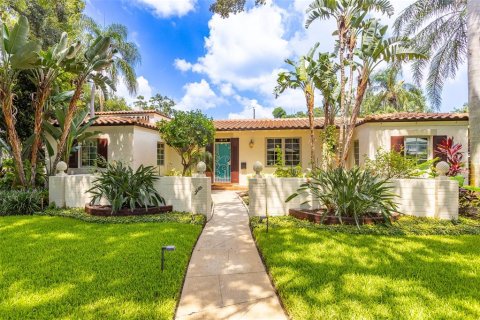 House in Saint Petersburg, Florida 4 bedrooms, 292.36 sq.m. № 1909953 - photo 8