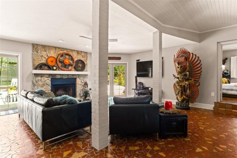 House in Saint Petersburg, Florida 4 bedrooms, 292.36 sq.m. № 1909953 - photo 21
