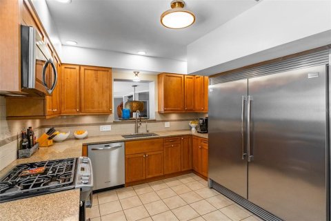 House in Saint Petersburg, Florida 4 bedrooms, 292.36 sq.m. № 1909953 - photo 30