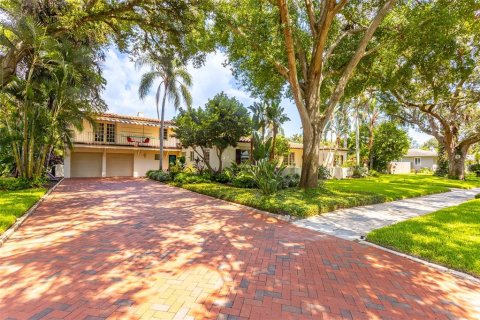 House in Saint Petersburg, Florida 4 bedrooms, 292.36 sq.m. № 1909953 - photo 6