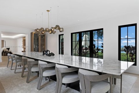 House in Golden Beach, Florida 10 bedrooms, 1237.74 sq.m. № 1763846 - photo 7
