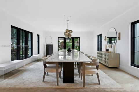 House in Golden Beach, Florida 10 bedrooms, 1237.74 sq.m. № 1763846 - photo 6