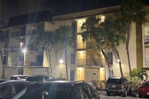 Condo in North Miami, Florida, 2 bedrooms  № 2081158