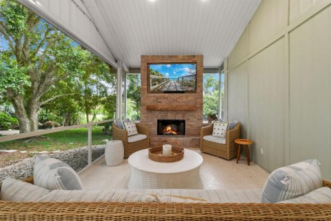 House in Jupiter, Florida 4 bedrooms, 200.67 sq.m. № 2376999 - photo 4